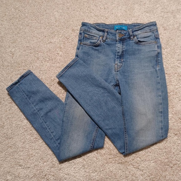 M.I.H. High Rise Skinny 'Bridge' Jeans in Stonewash Chip - Picture 5 of 11